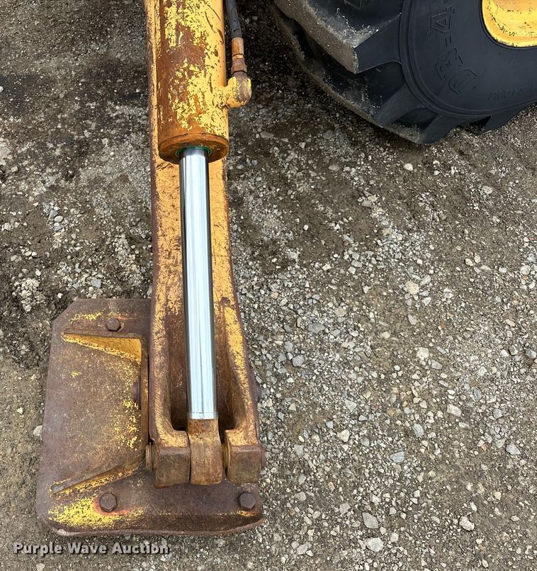 image for item EG1636 1995 Case 580 Super L backhoe