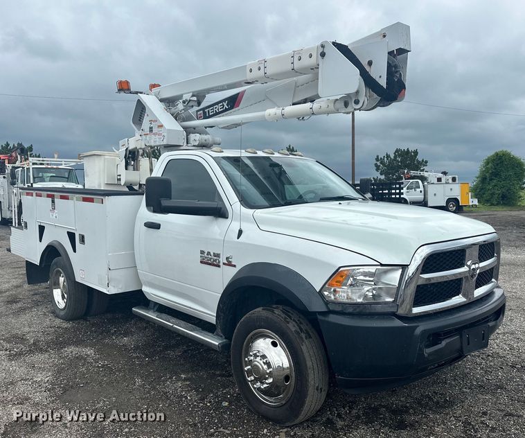 image for item EG1637 2015 Dodge Ram 5500HD bucket truck