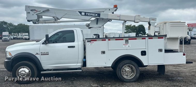 image for item EG1637 2015 Dodge Ram 5500HD bucket truck