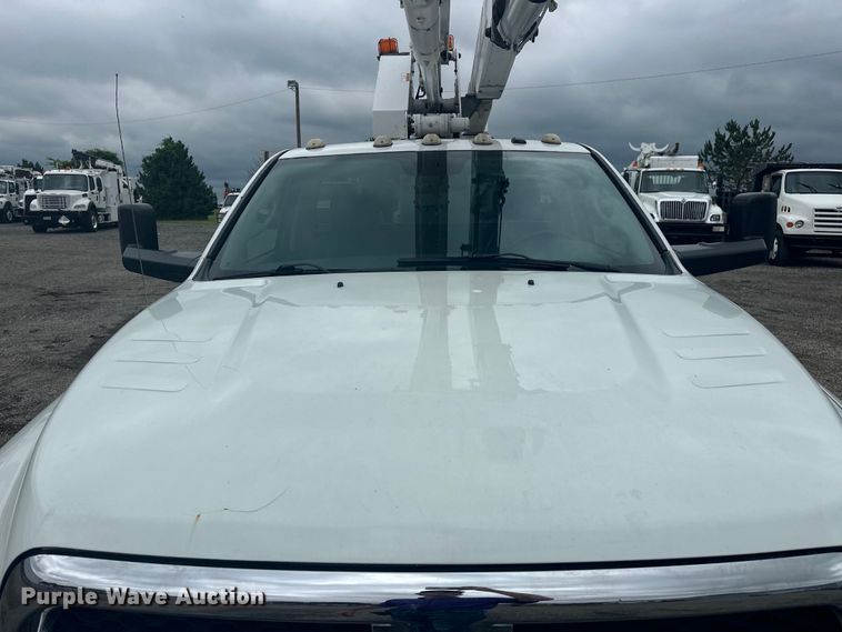 image for item EG1637 2015 Dodge Ram 5500HD bucket truck