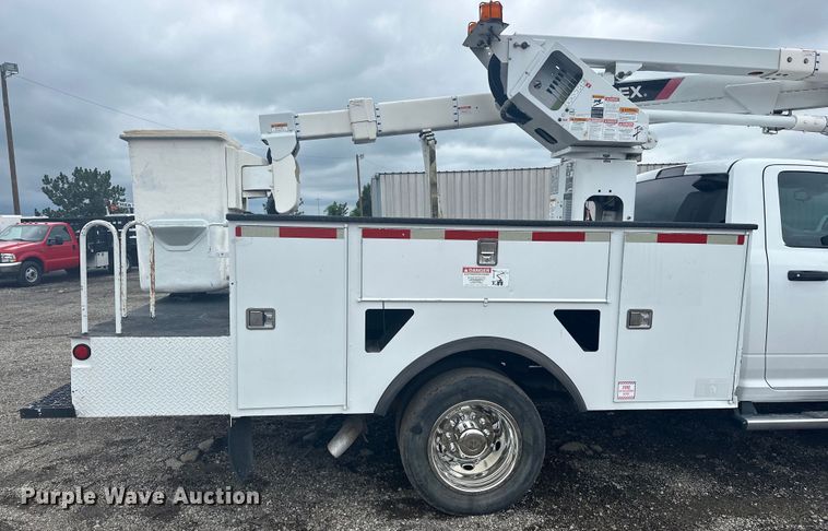 image for item EG1637 2015 Dodge Ram 5500HD bucket truck