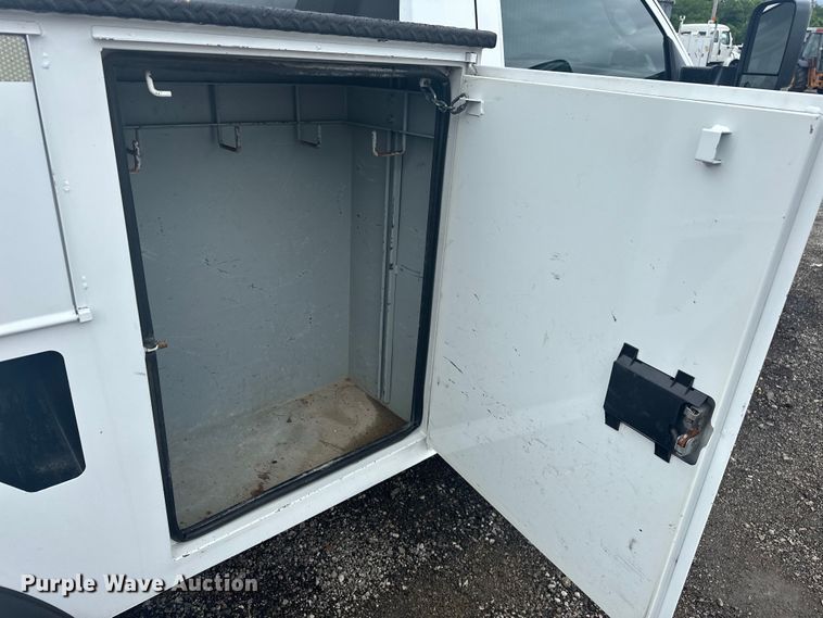 image for item EG1637 2015 Dodge Ram 5500HD bucket truck