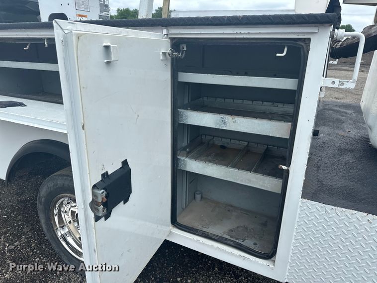 image for item EG1637 2015 Dodge Ram 5500HD bucket truck