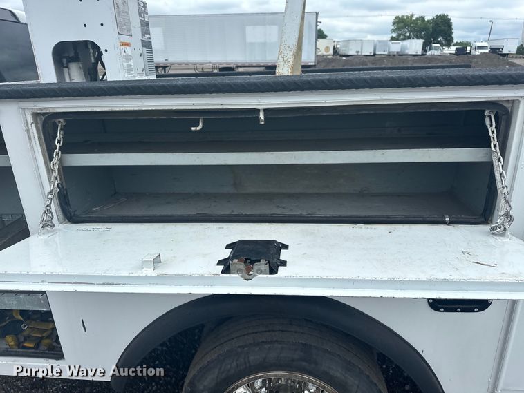 image for item EG1637 2015 Dodge Ram 5500HD bucket truck