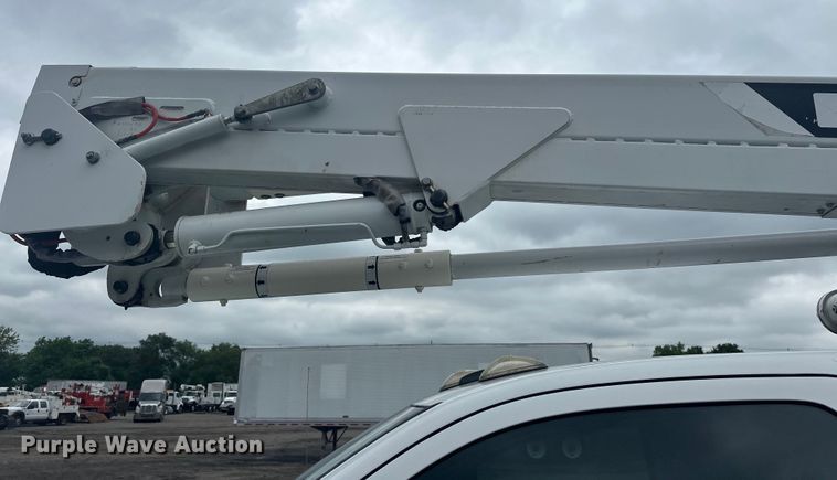 image for item EG1637 2015 Dodge Ram 5500HD bucket truck