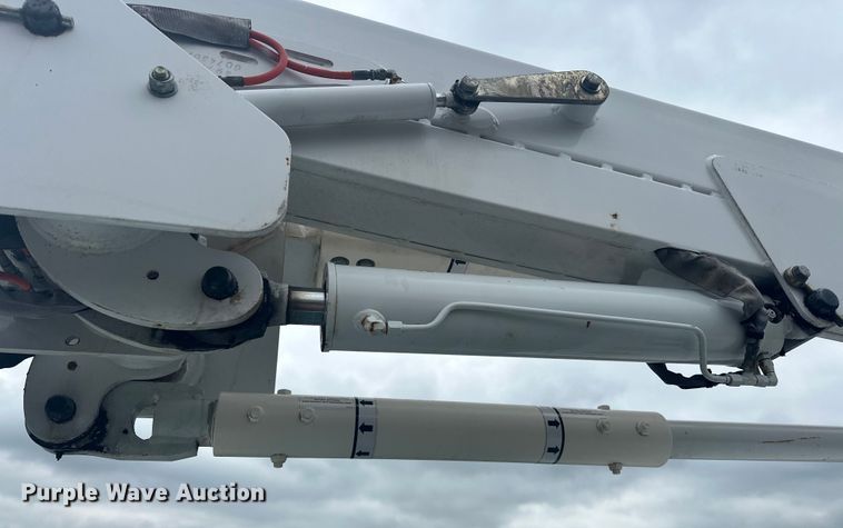 image for item EG1637 2015 Dodge Ram 5500HD bucket truck