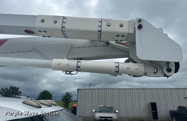 image for item EG1637 2015 Dodge Ram 5500HD bucket truck