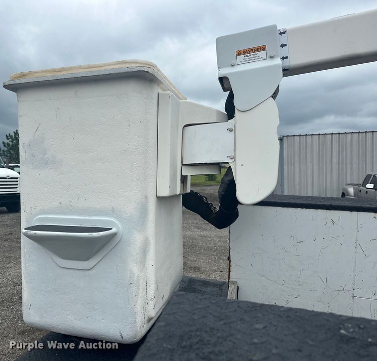 image for item EG1637 2015 Dodge Ram 5500HD bucket truck