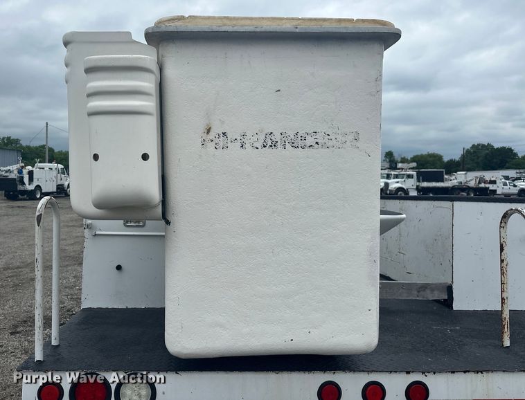 image for item EG1637 2015 Dodge Ram 5500HD bucket truck