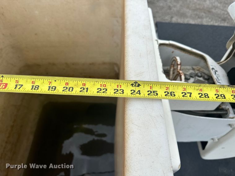 image for item EG1637 2015 Dodge Ram 5500HD bucket truck