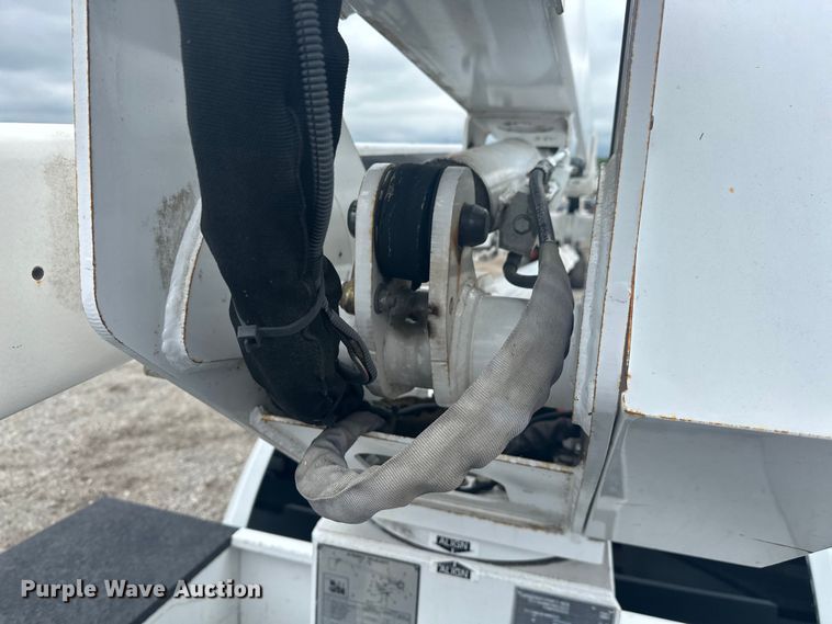 image for item EG1637 2015 Dodge Ram 5500HD bucket truck