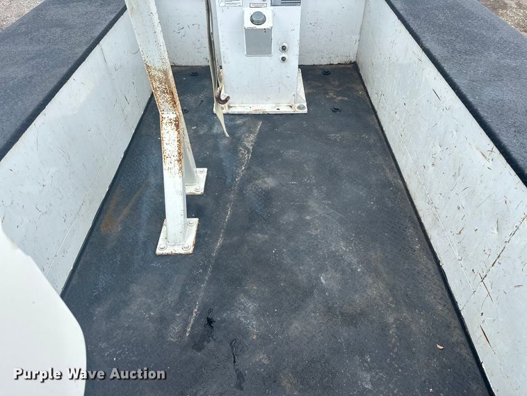 image for item EG1637 2015 Dodge Ram 5500HD bucket truck