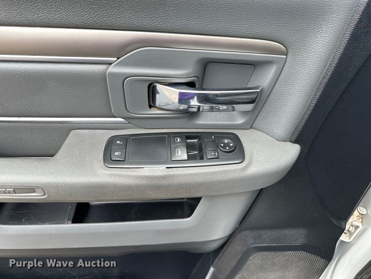 image for item EG1637 2015 Dodge Ram 5500HD bucket truck