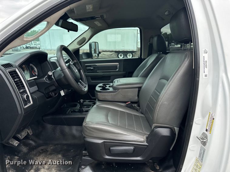 image for item EG1637 2015 Dodge Ram 5500HD bucket truck