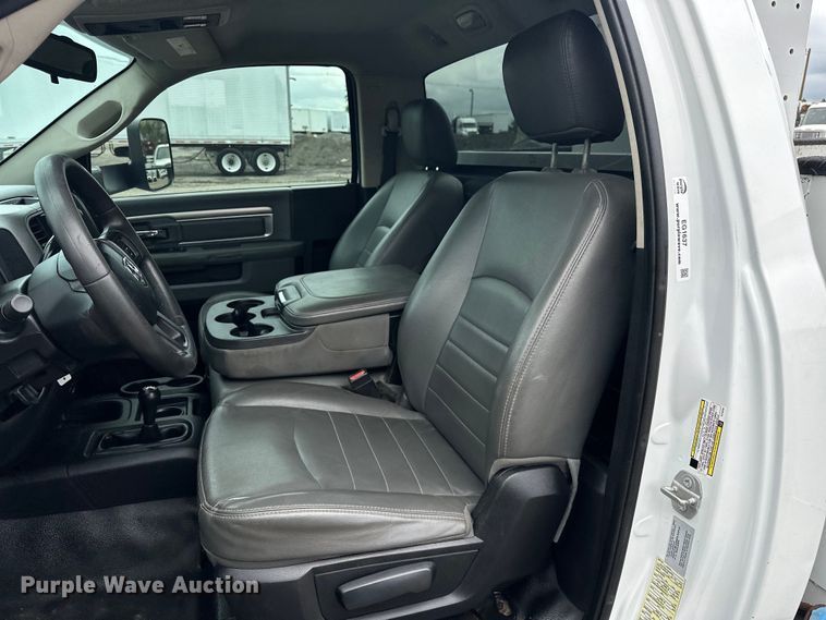 image for item EG1637 2015 Dodge Ram 5500HD bucket truck