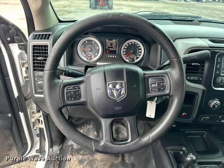 image for item EG1637 2015 Dodge Ram 5500HD bucket truck