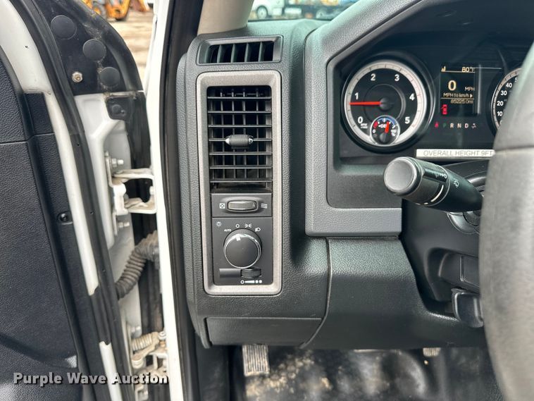 image for item EG1637 2015 Dodge Ram 5500HD bucket truck