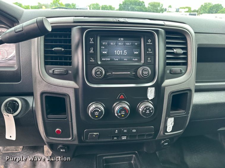 image for item EG1637 2015 Dodge Ram 5500HD bucket truck