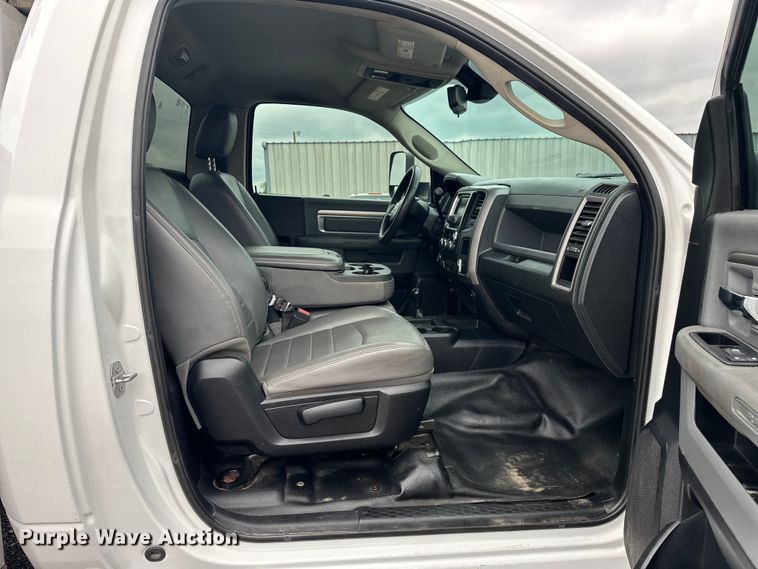 image for item EG1637 2015 Dodge Ram 5500HD bucket truck