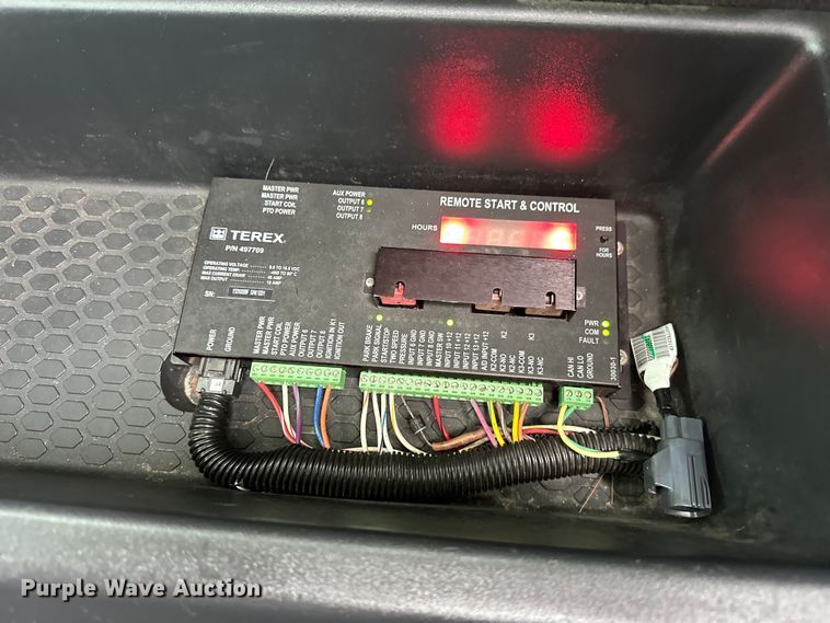 image for item EG1637 2015 Dodge Ram 5500HD bucket truck