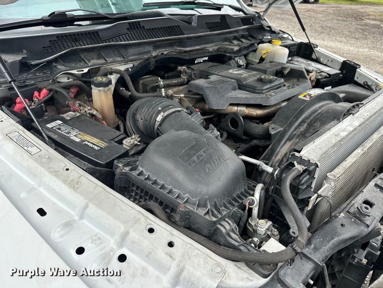 image for item EG1637 2015 Dodge Ram 5500HD bucket truck