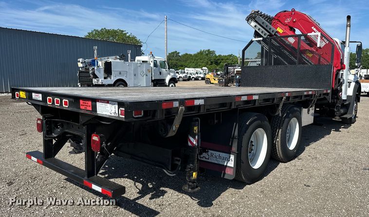 image for item EG1642 2014 International  WorkStar 7500 crane truck