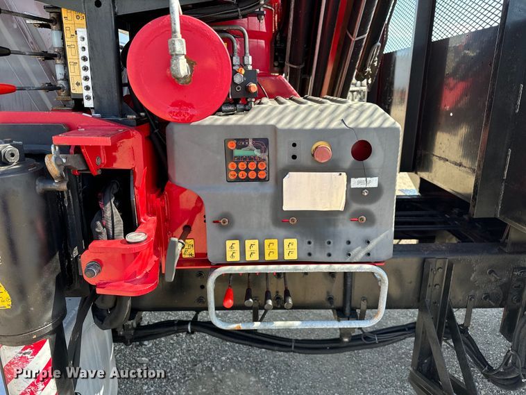 image for item EG1642 2014 International  WorkStar 7500 crane truck