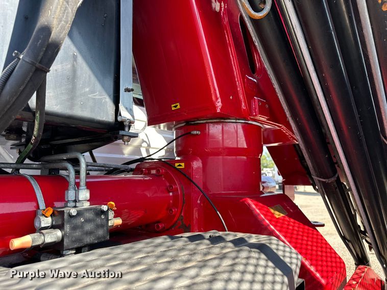 image for item EG1642 2014 International  WorkStar 7500 crane truck