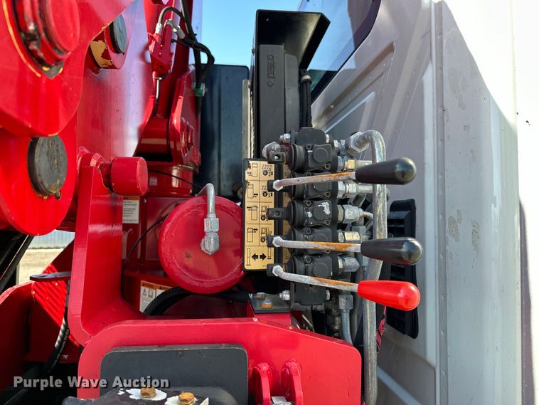 image for item EG1642 2014 International  WorkStar 7500 crane truck