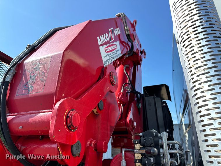 image for item EG1642 2014 International  WorkStar 7500 crane truck