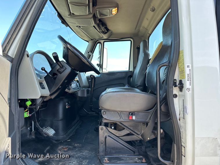 image for item EG1642 2014 International  WorkStar 7500 crane truck