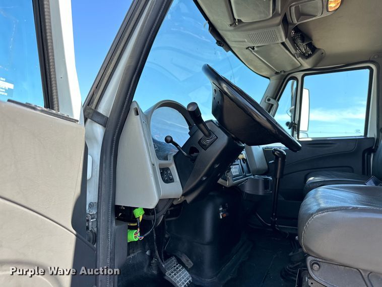 image for item EG1642 2014 International  WorkStar 7500 crane truck