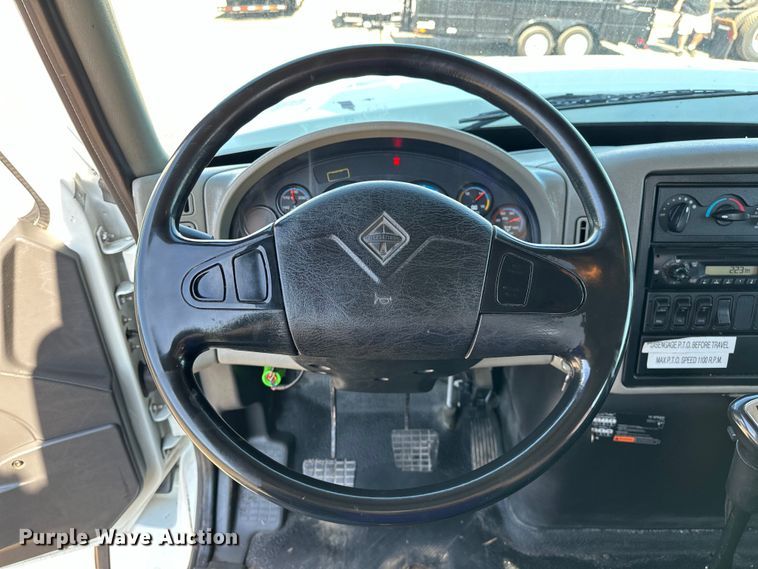 image for item EG1642 2014 International  WorkStar 7500 crane truck