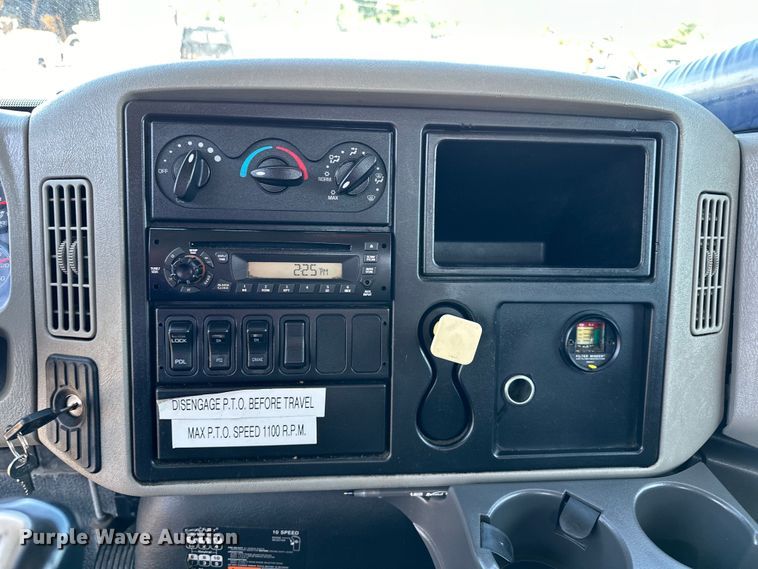 image for item EG1642 2014 International  WorkStar 7500 crane truck