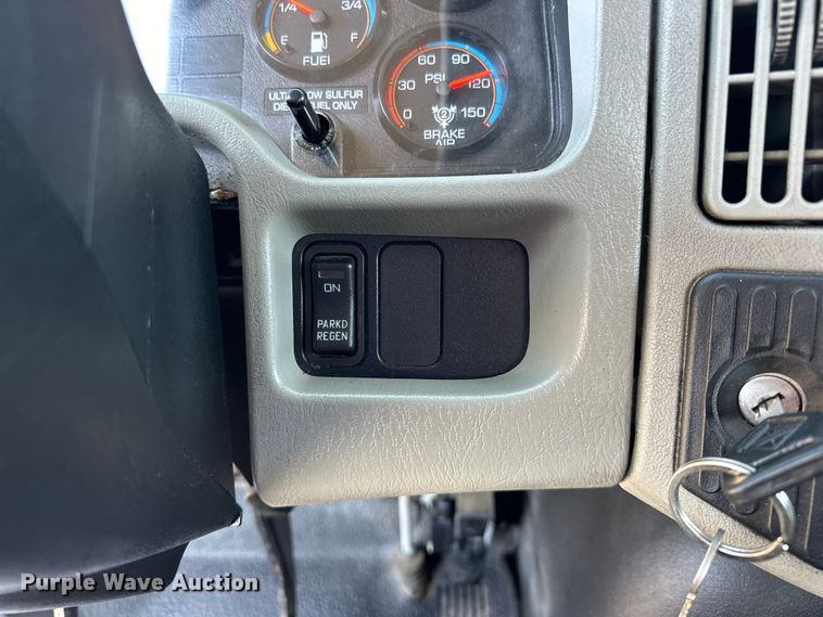 image for item EG1642 2014 International  WorkStar 7500 crane truck