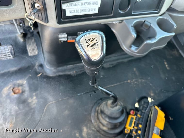 image for item EG1642 2014 International  WorkStar 7500 crane truck