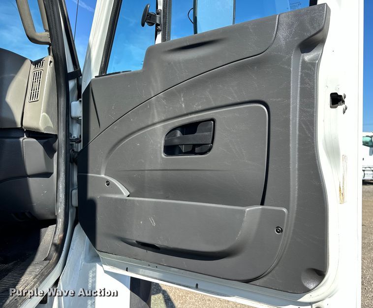 image for item EG1642 2014 International  WorkStar 7500 crane truck