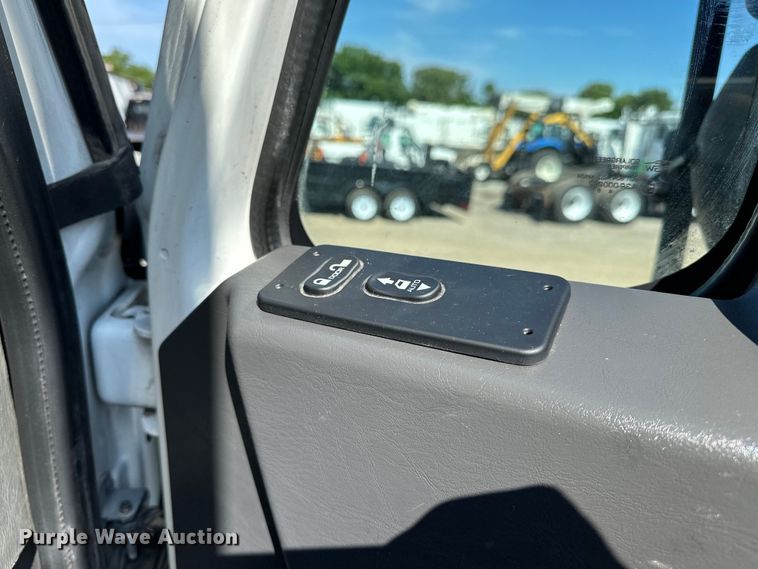 image for item EG1642 2014 International  WorkStar 7500 crane truck