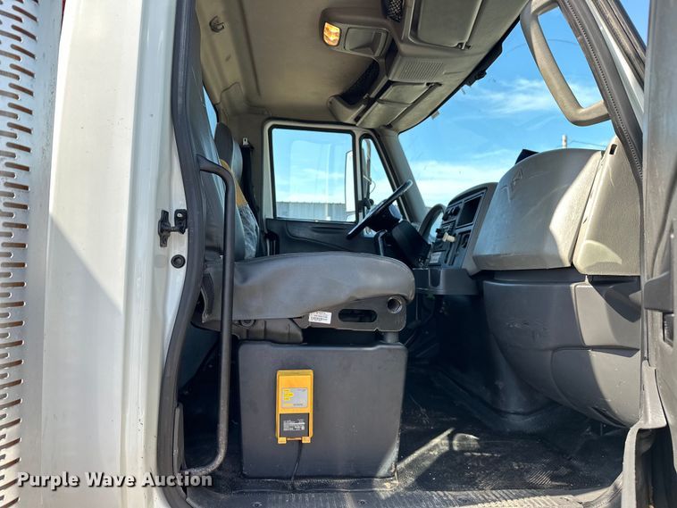 image for item EG1642 2014 International  WorkStar 7500 crane truck