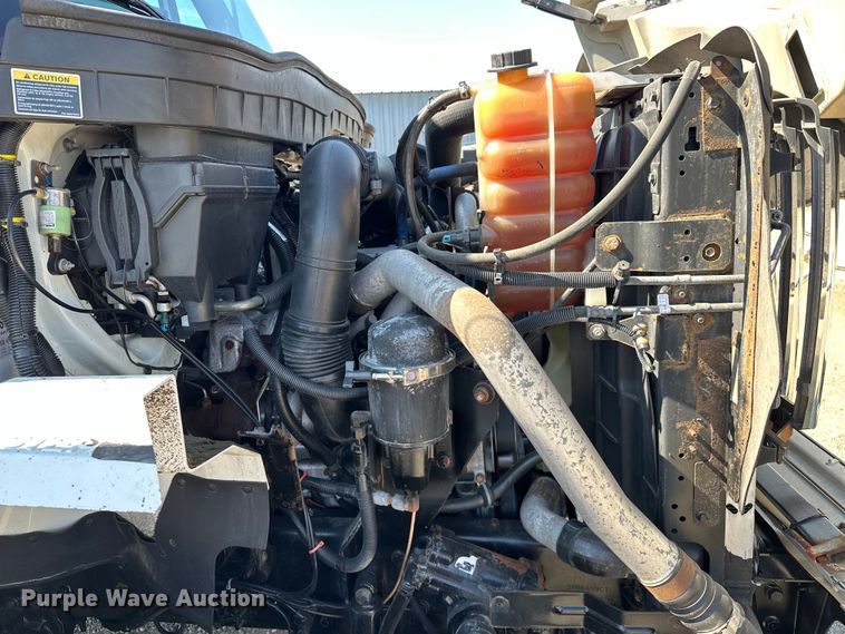 image for item EG1642 2014 International  WorkStar 7500 crane truck