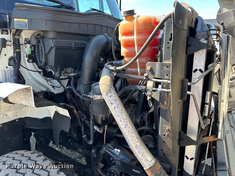 image for item EG1642 2014 International  WorkStar 7500 crane truck