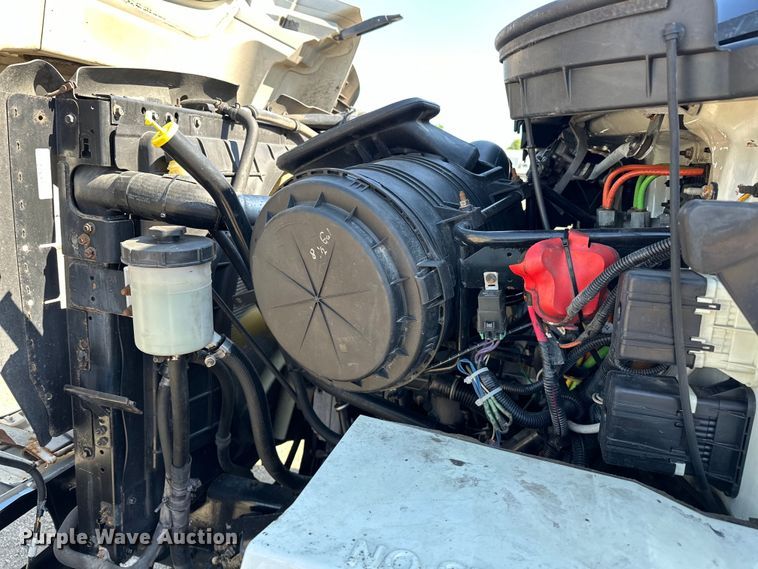 image for item EG1642 2014 International  WorkStar 7500 crane truck