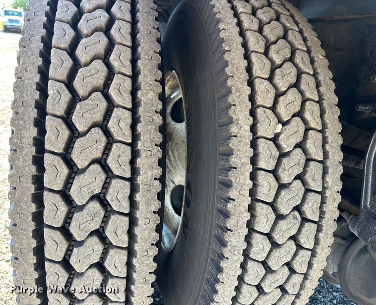 image for item EG1642 2014 International  WorkStar 7500 crane truck