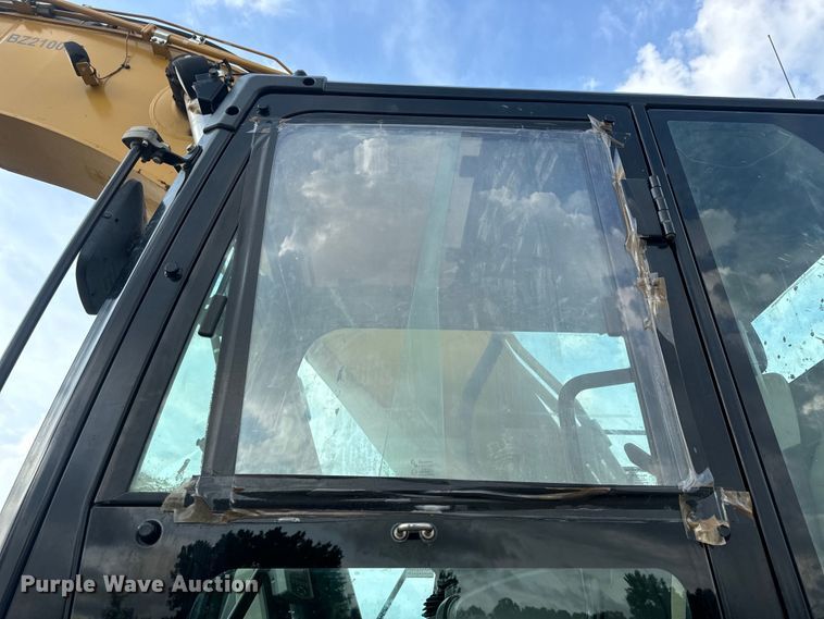 image for item EH6841 2017 Caterpillar  349FL excavator