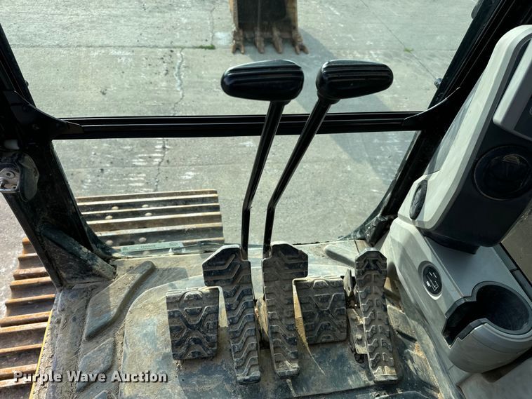 image for item EH6841 2017 Caterpillar  349FL excavator