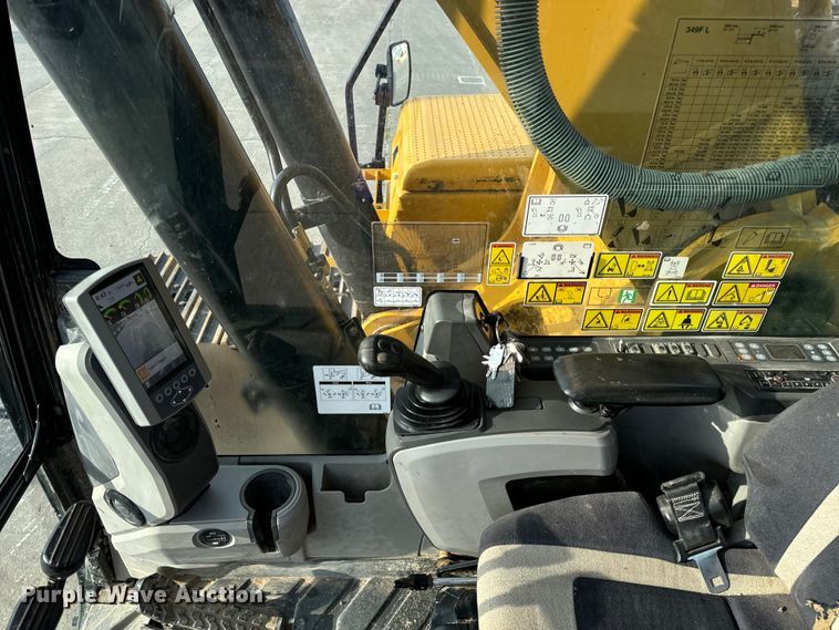 image for item EH6841 2017 Caterpillar  349FL excavator