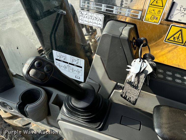 image for item EH6841 2017 Caterpillar  349FL excavator