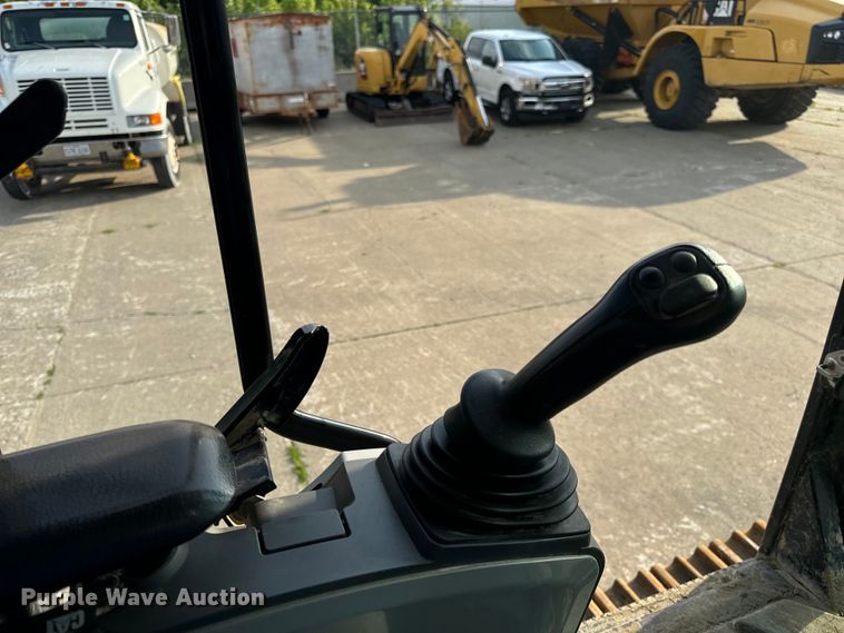 image for item EH6841 2017 Caterpillar  349FL excavator