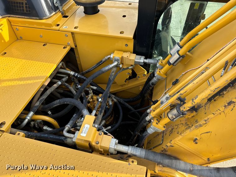 image for item EH6841 2017 Caterpillar  349FL excavator