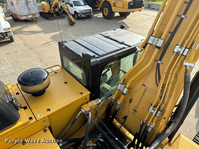 image for item EH6841 2017 Caterpillar  349FL excavator